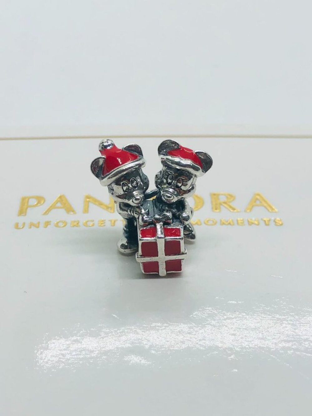Pandora Disney Mickey Mouse and Minnie Mouse Present Charm